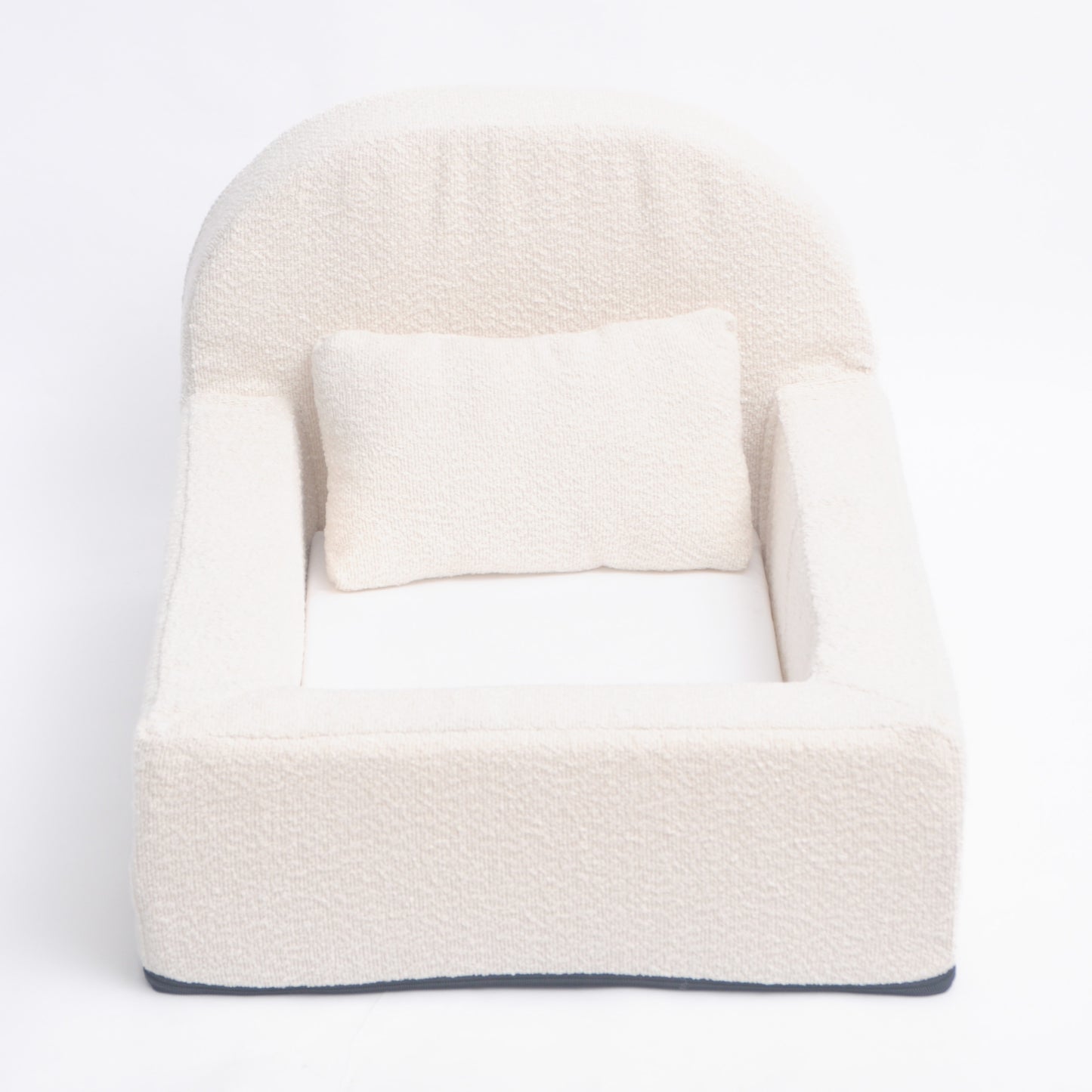 Yangyangpet luxury marshmallow dog bed offering top-notch comfort and style for your pampered pet